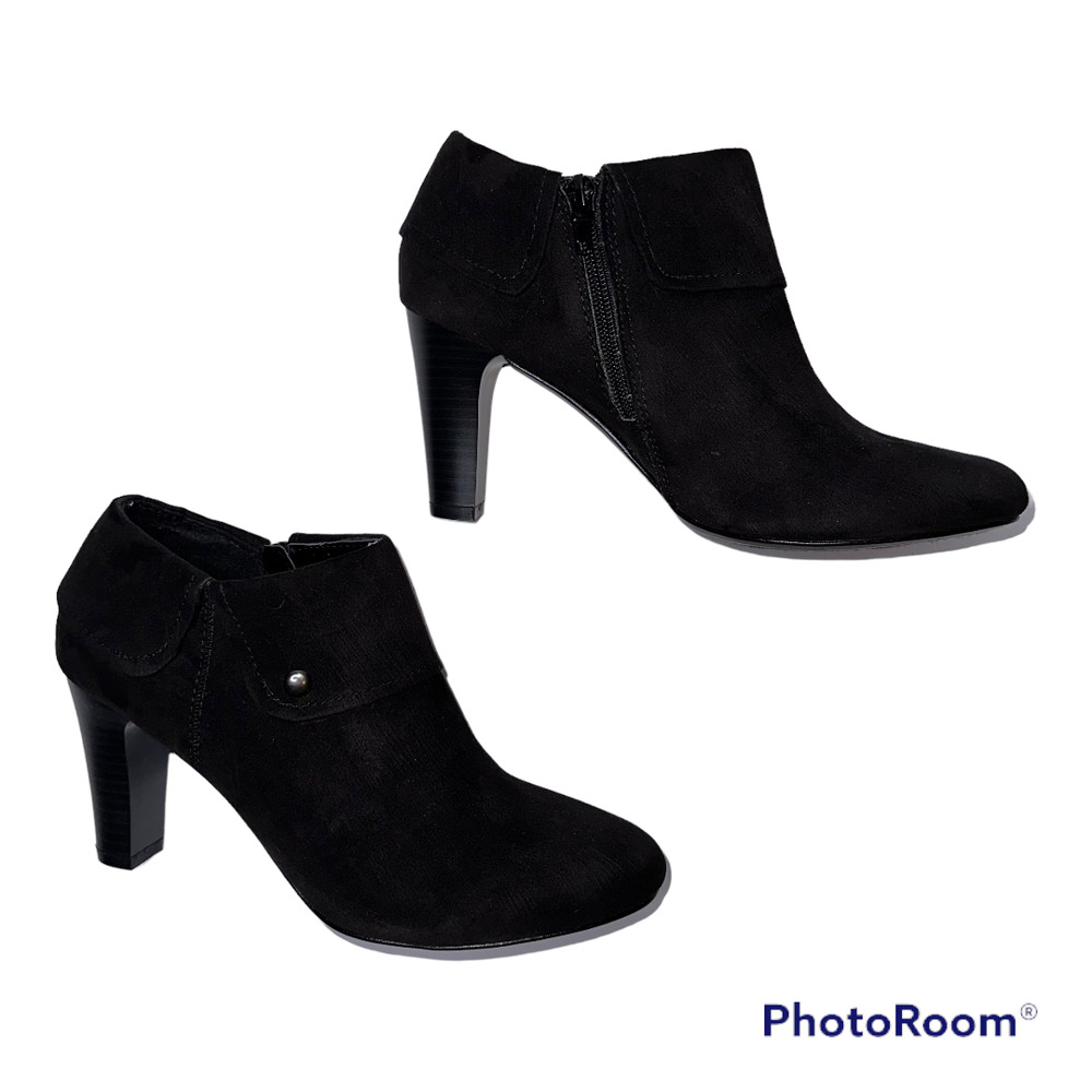 Karen Scott Women's Black Suede Ankle Booties  7.5M EUC Like New - Picture 5 of 8